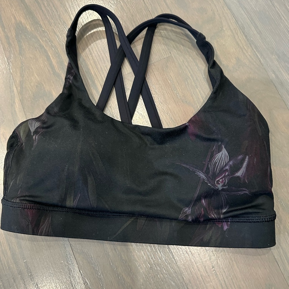 Lululemon sports bra